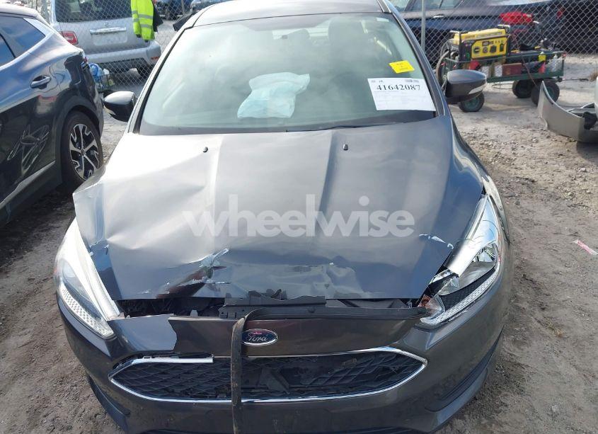 Photo 17 of 2017 Ford Focus SE (VIN 1FADP3F21HL251245)