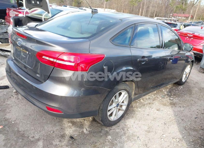 Photo 4 of 2017 Ford Focus SE (VIN 1FADP3F21HL251245)