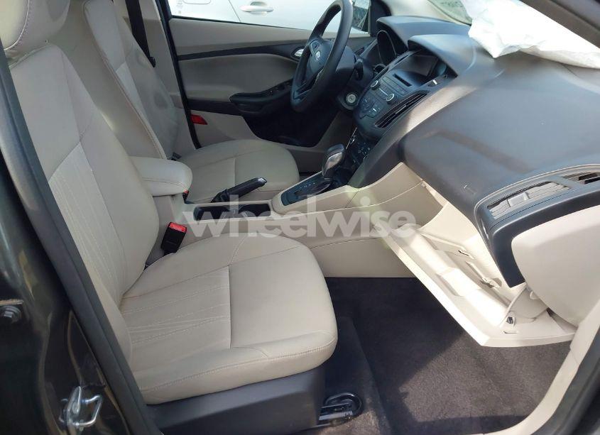 Photo 5 of 2017 Ford Focus SE (VIN 1FADP3F21HL251245)