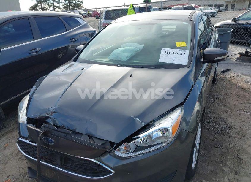 Photo 6 of 2017 Ford Focus SE (VIN 1FADP3F21HL251245)