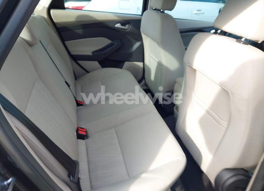 Photo 8 of 2017 Ford Focus SE (VIN 1FADP3F21HL251245)