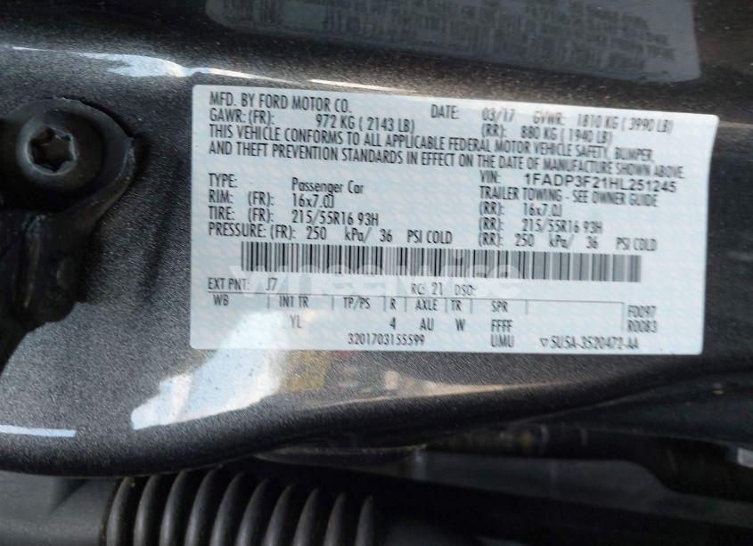 Photo 9 of 2017 Ford Focus SE (VIN 1FADP3F21HL251245)