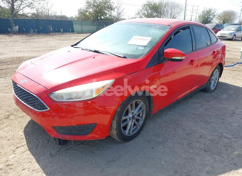 Photo 2 of 2017 Ford Focus SE (VIN 1FADP3F21HL267543)
