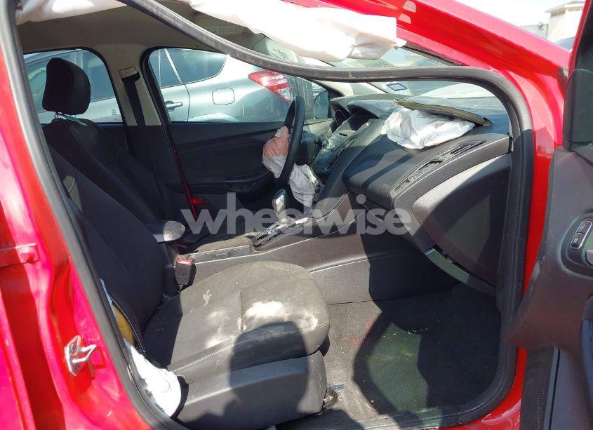 Photo 5 of 2017 Ford Focus SE (VIN 1FADP3F21HL267543)