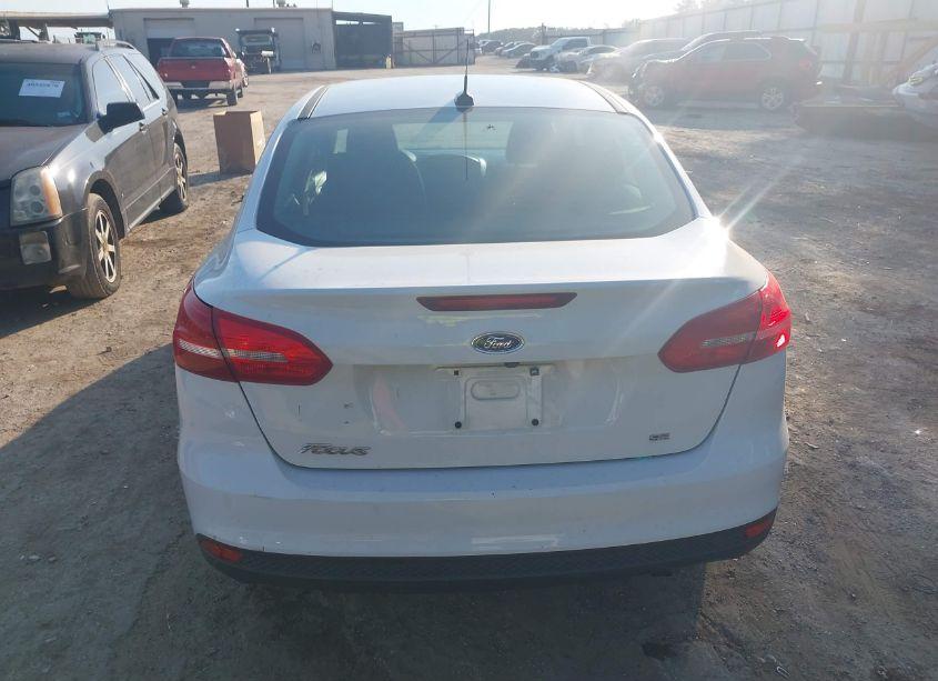 Photo 16 of 2017 Ford Focus SE (VIN 1FADP3F21HL285976)