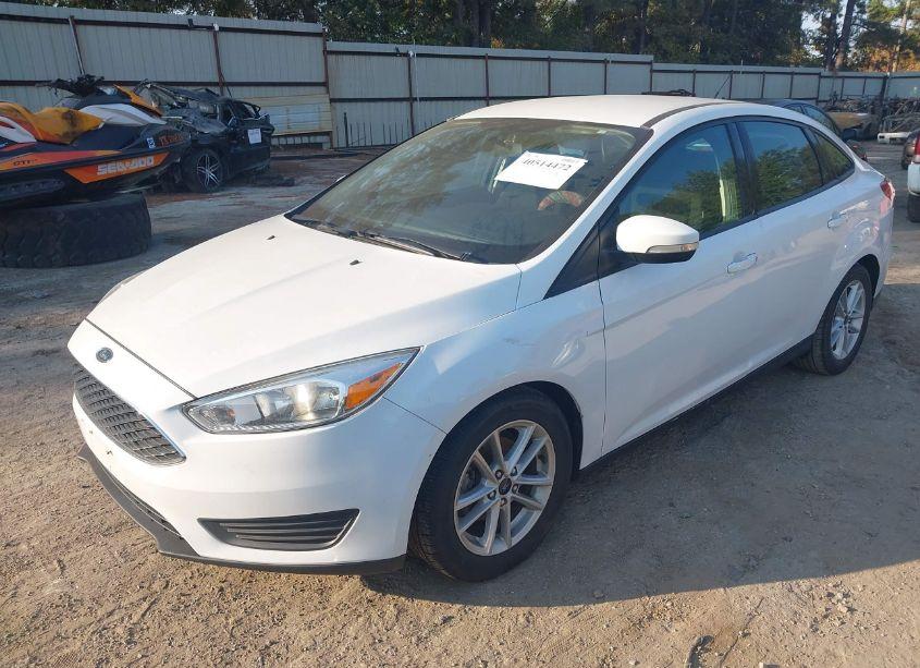 Photo 2 of 2017 Ford Focus SE (VIN 1FADP3F21HL285976)