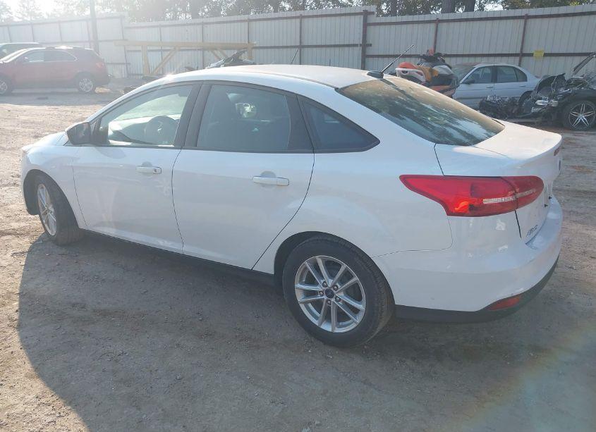Photo 3 of 2017 Ford Focus SE (VIN 1FADP3F21HL285976)