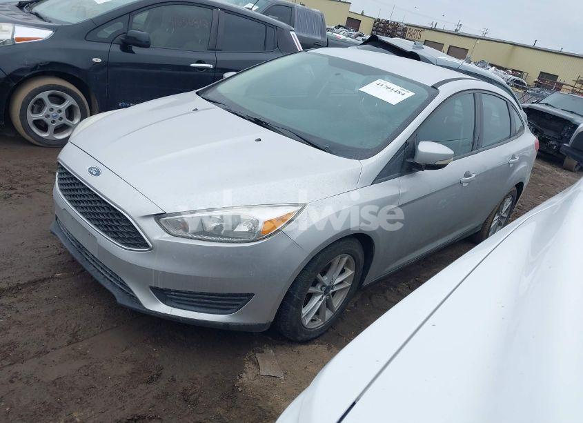 Photo 2 of 2017 Ford Focus SE (VIN 1FADP3F21HL300105)