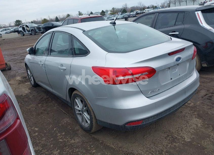 Photo 3 of 2017 Ford Focus SE (VIN 1FADP3F21HL300105)
