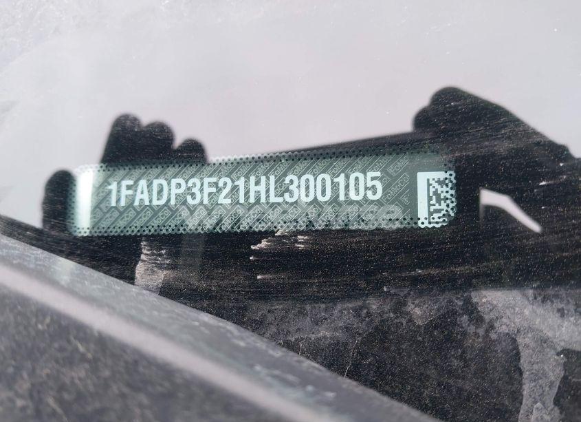 Photo 9 of 2017 Ford Focus SE (VIN 1FADP3F21HL300105)