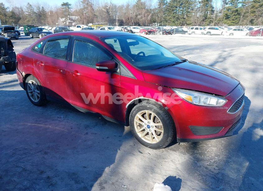 2017 Ford Focus SE (VIN 1FADP3F21HL311329) main photo