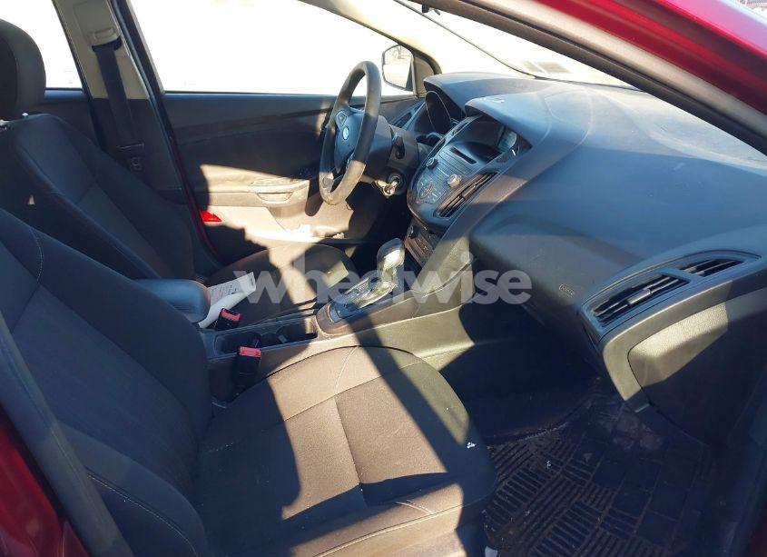 Photo 5 of 2017 Ford Focus SE (VIN 1FADP3F21HL311329)