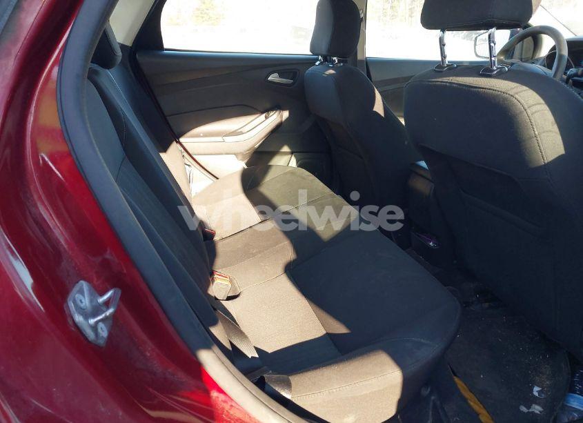 Photo 8 of 2017 Ford Focus SE (VIN 1FADP3F21HL311329)