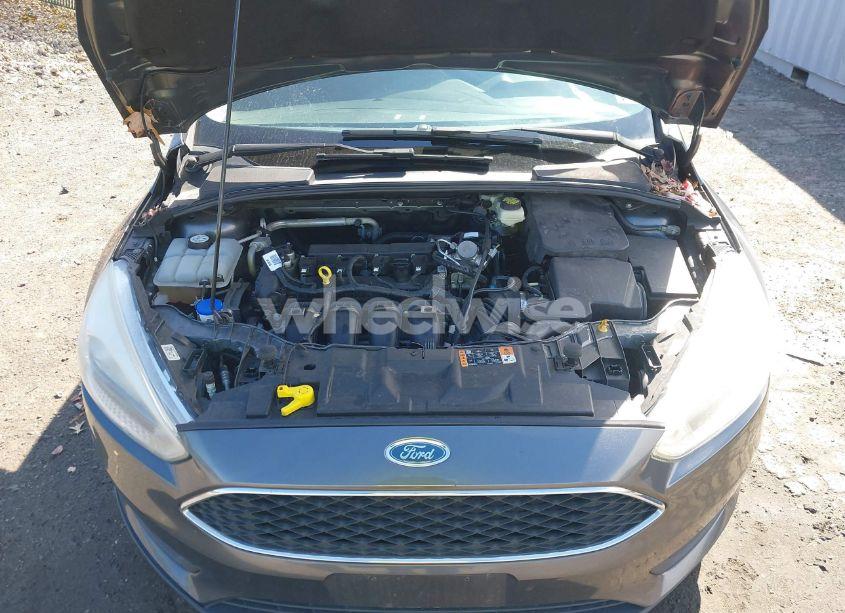Photo 10 of 2017 Ford Focus SE (VIN 1FADP3F21HL315106)