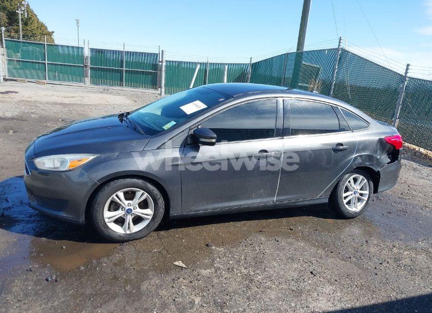 Photo 14 of 2017 Ford Focus SE (VIN 1FADP3F21HL315106)