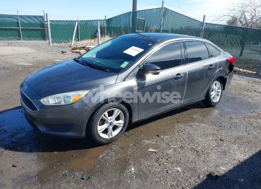 Photo 2 of 2017 Ford Focus SE (VIN 1FADP3F21HL315106)