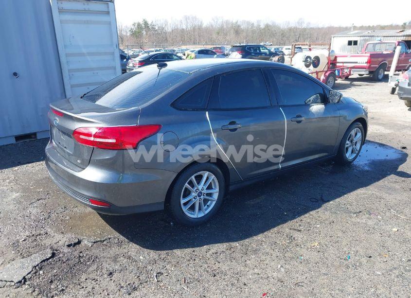 Photo 4 of 2017 Ford Focus SE (VIN 1FADP3F21HL315106)