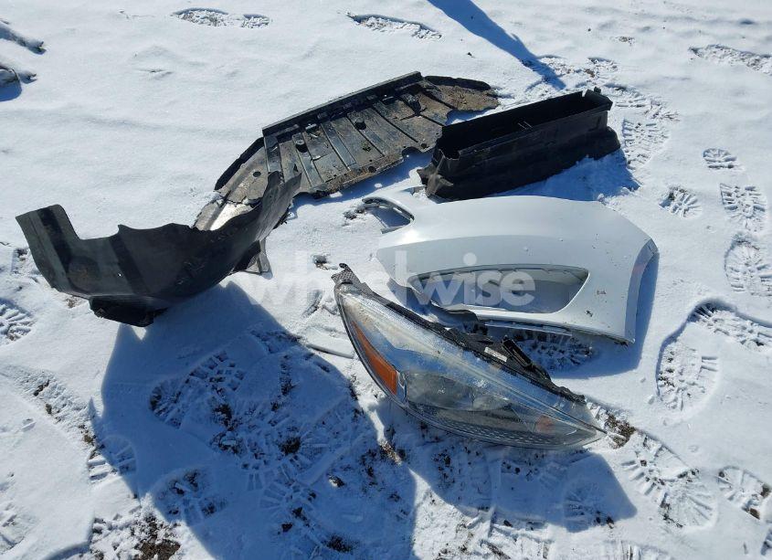 Photo 12 of 2017 Ford Focus SE (VIN 1FADP3F21HL329118)