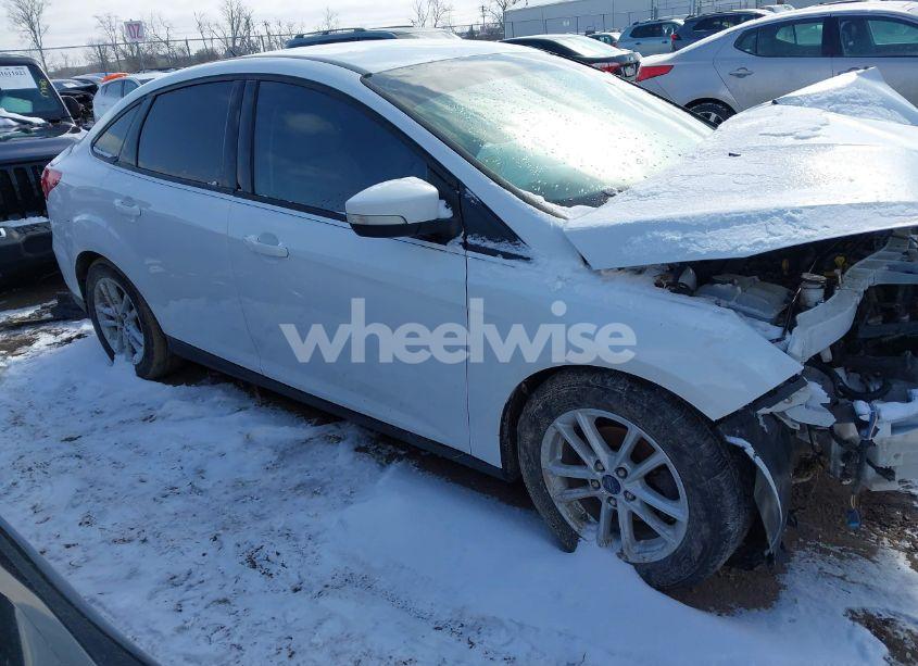 Photo 14 of 2017 Ford Focus SE (VIN 1FADP3F21HL329118)