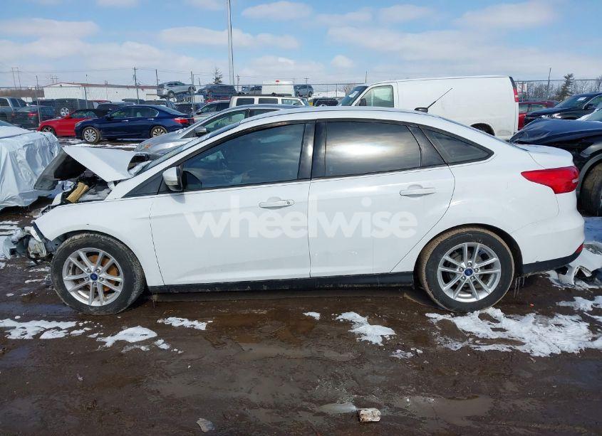 Photo 15 of 2017 Ford Focus SE (VIN 1FADP3F21HL329118)