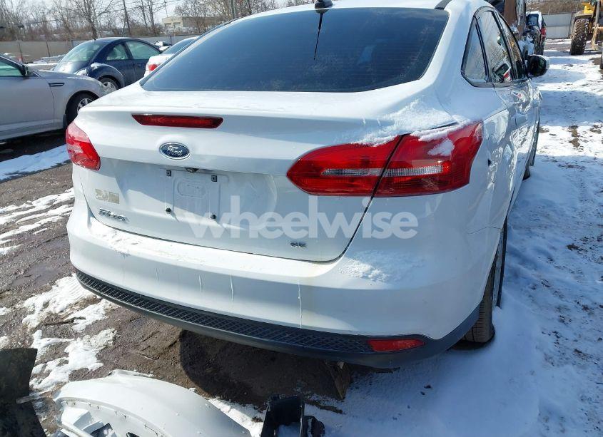 Photo 17 of 2017 Ford Focus SE (VIN 1FADP3F21HL329118)