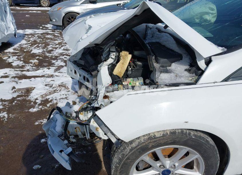 Photo 18 of 2017 Ford Focus SE (VIN 1FADP3F21HL329118)