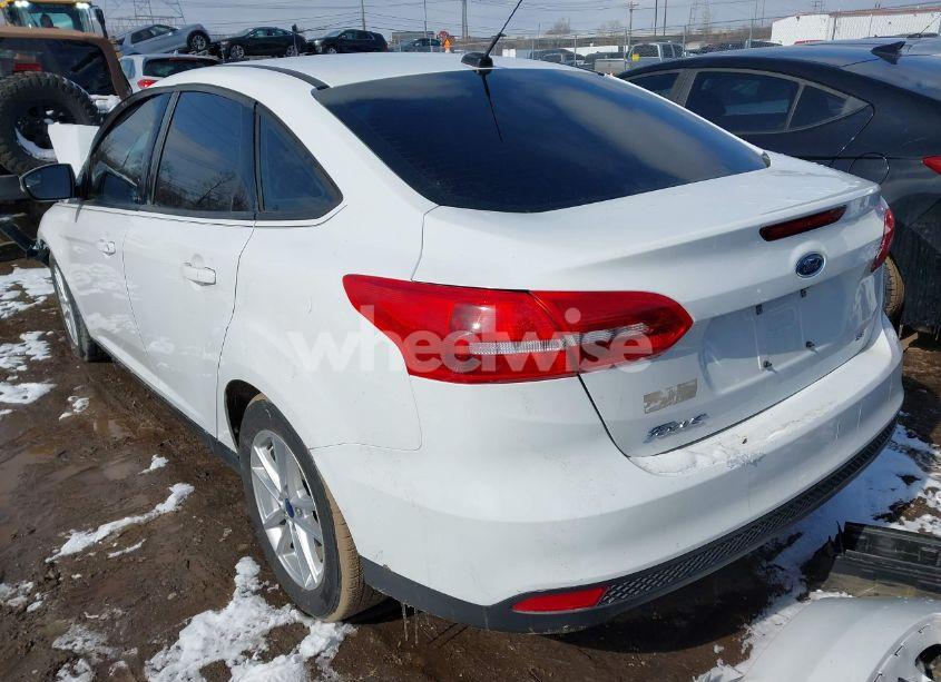 Photo 3 of 2017 Ford Focus SE (VIN 1FADP3F21HL329118)