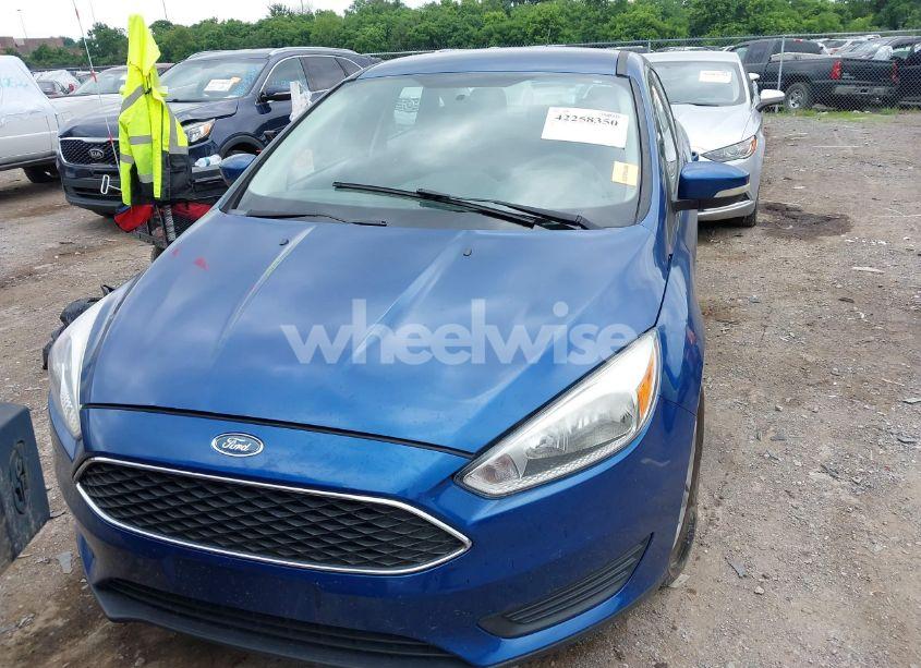 Photo 12 of 2018 Ford Focus SE (VIN 1FADP3F21JL212029)