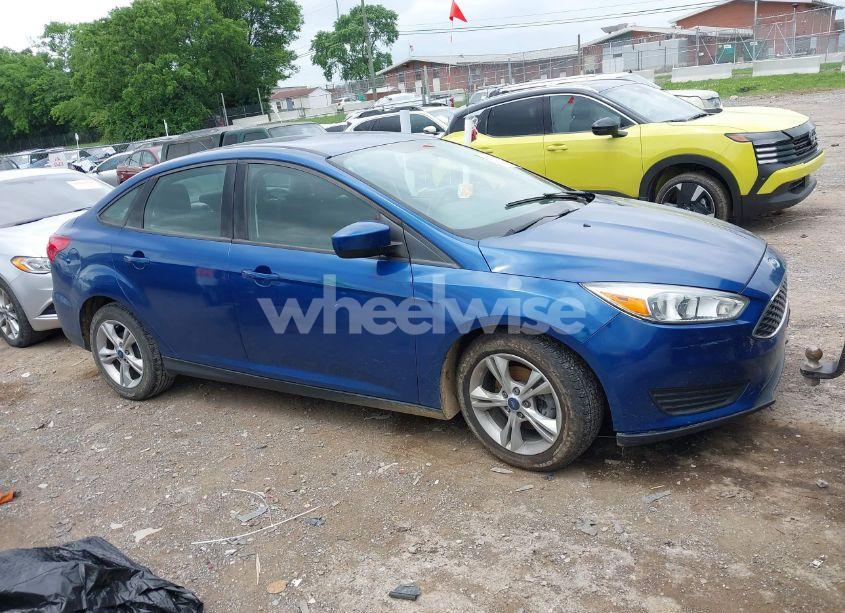 Photo 13 of 2018 Ford Focus SE (VIN 1FADP3F21JL212029)
