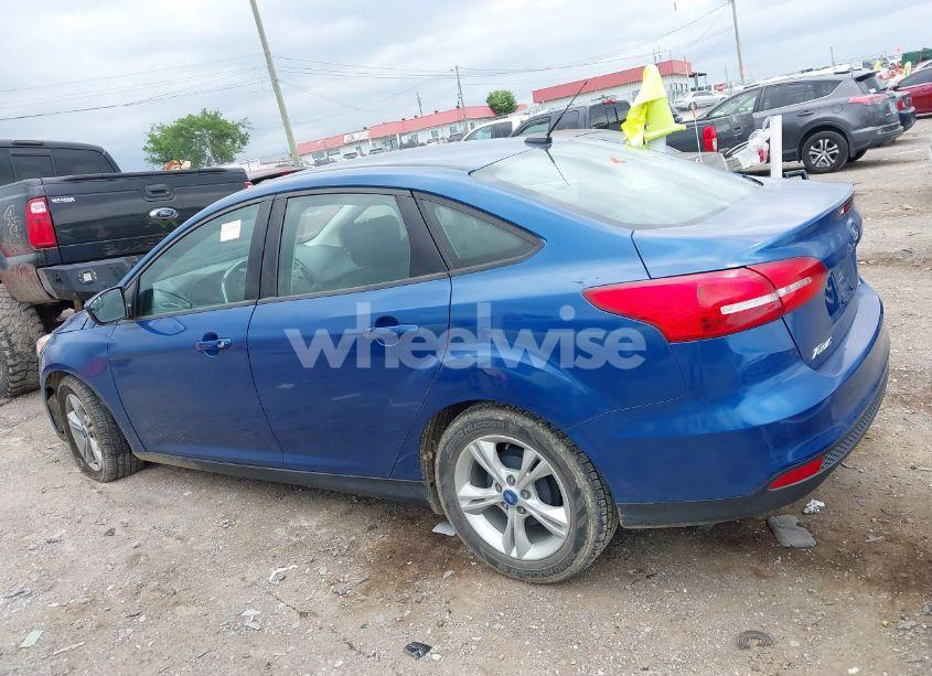 Photo 14 of 2018 Ford Focus SE (VIN 1FADP3F21JL212029)