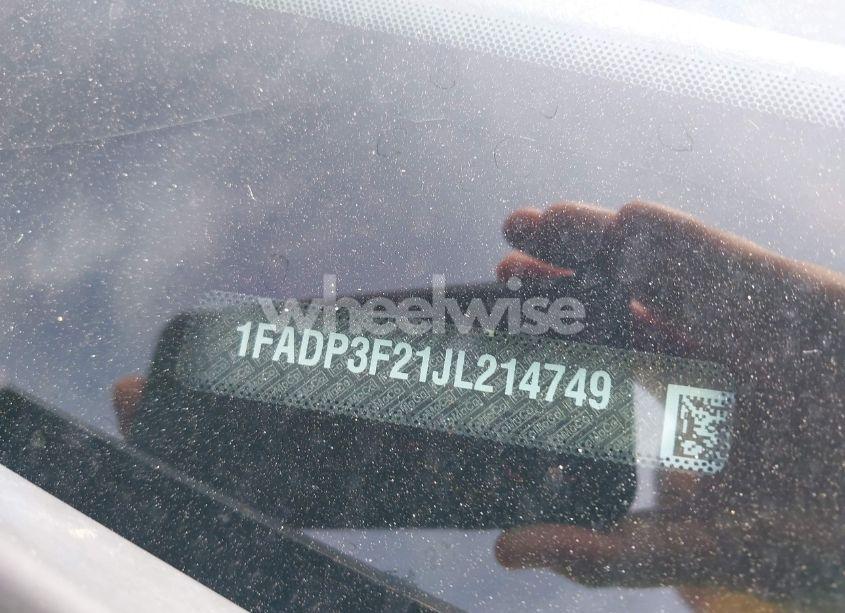 Photo 9 of 2018 Ford Focus SE (VIN 1FADP3F21JL214749)