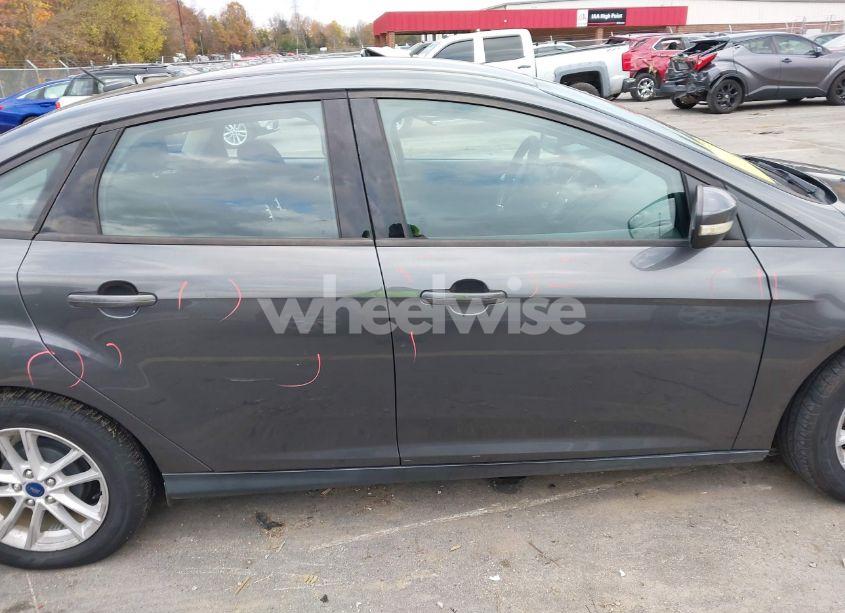 Photo 13 of 2018 Ford Focus SE (VIN 1FADP3F21JL215187)