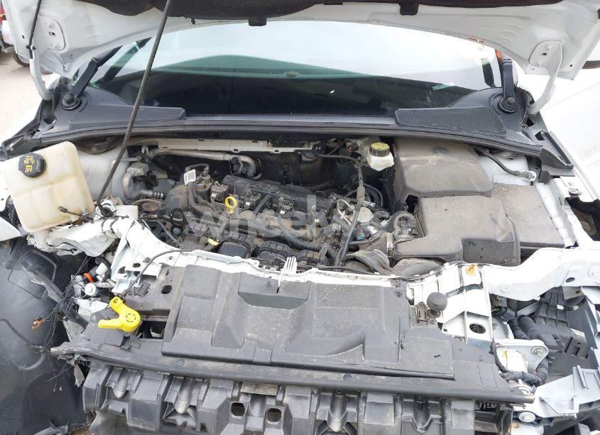 Photo 10 of 2018 Ford Focus SE (VIN 1FADP3F21JL257262)