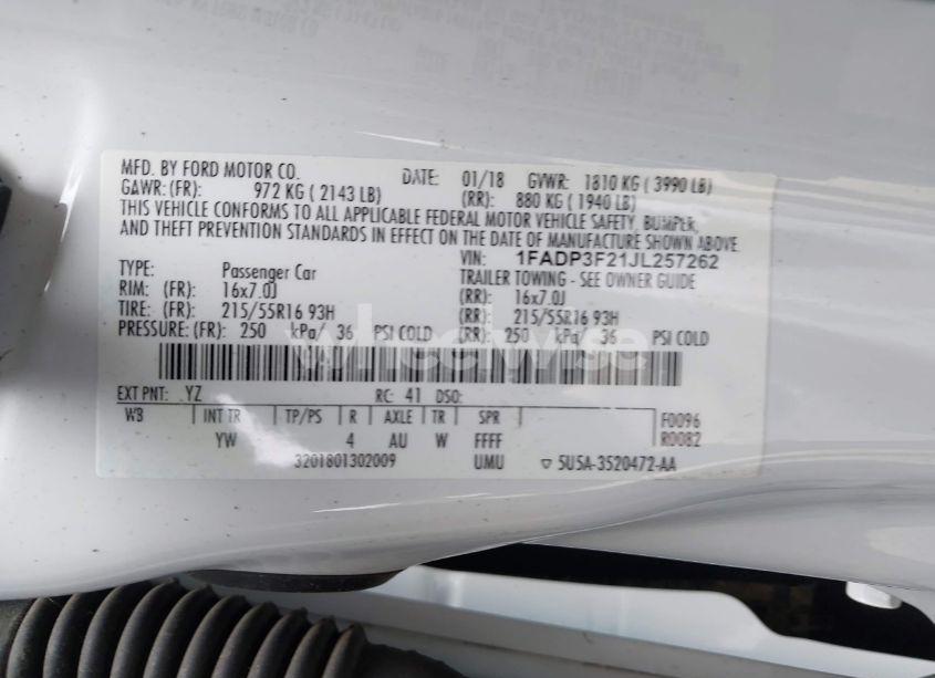 Photo 9 of 2018 Ford Focus SE (VIN 1FADP3F21JL257262)