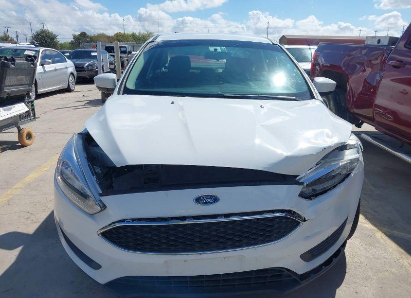Photo 12 of 2018 Ford Focus SE (VIN 1FADP3F21JL286146)