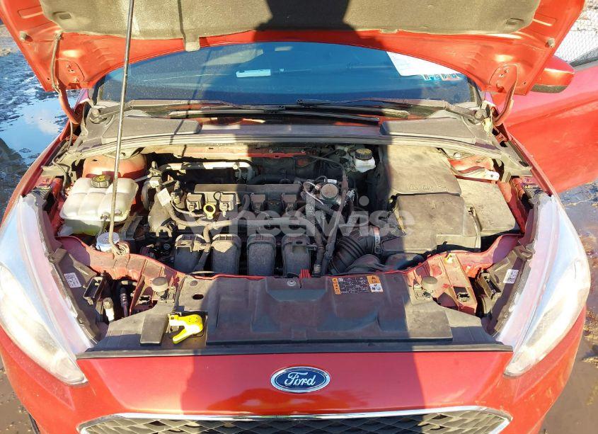 Photo 10 of 2018 Ford Focus SE (VIN 1FADP3F21JL310056)