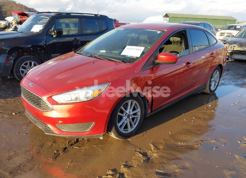 Photo 2 of 2018 Ford Focus SE (VIN 1FADP3F21JL310056)