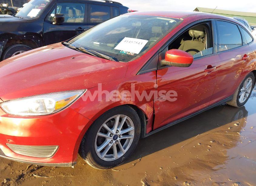 Photo 6 of 2018 Ford Focus SE (VIN 1FADP3F21JL310056)