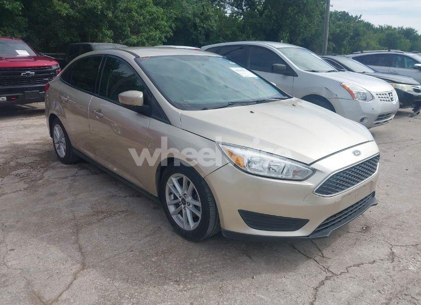 2018 Ford Focus SE (VIN 1FADP3F21JL331408) main photo