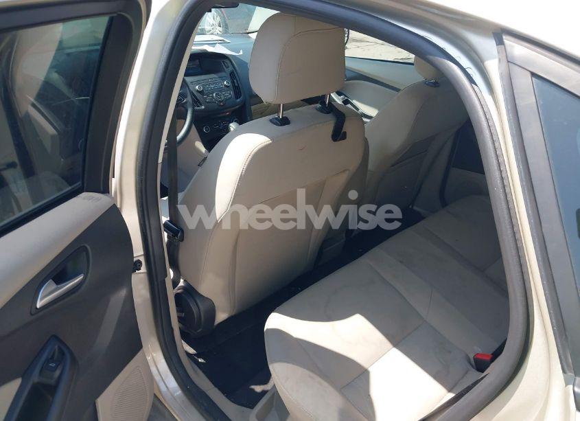 Photo 19 of 2018 Ford Focus SE (VIN 1FADP3F21JL331408)