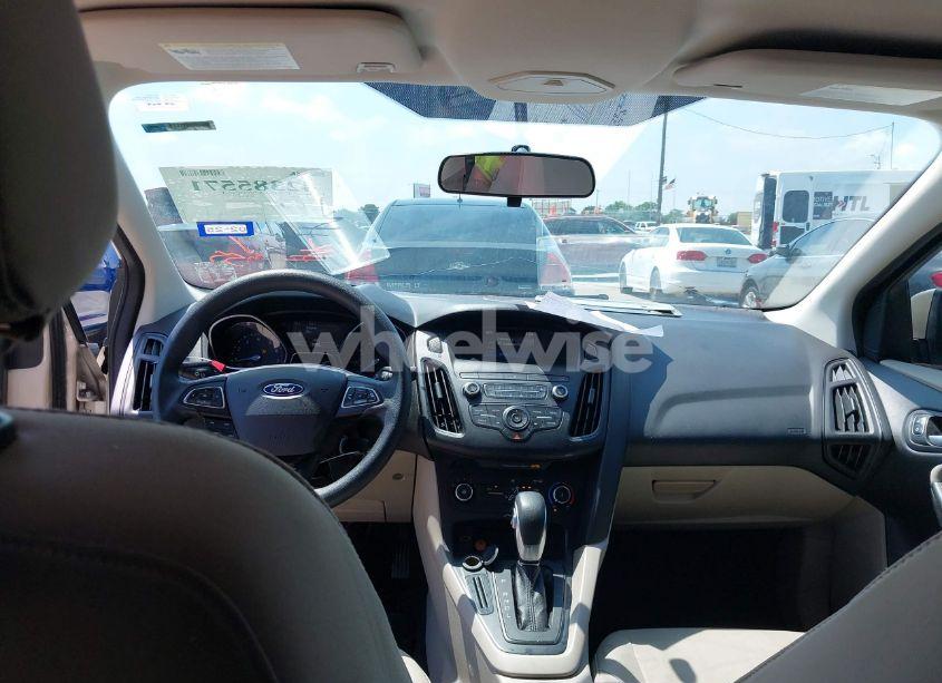 Photo 20 of 2018 Ford Focus SE (VIN 1FADP3F21JL331408)