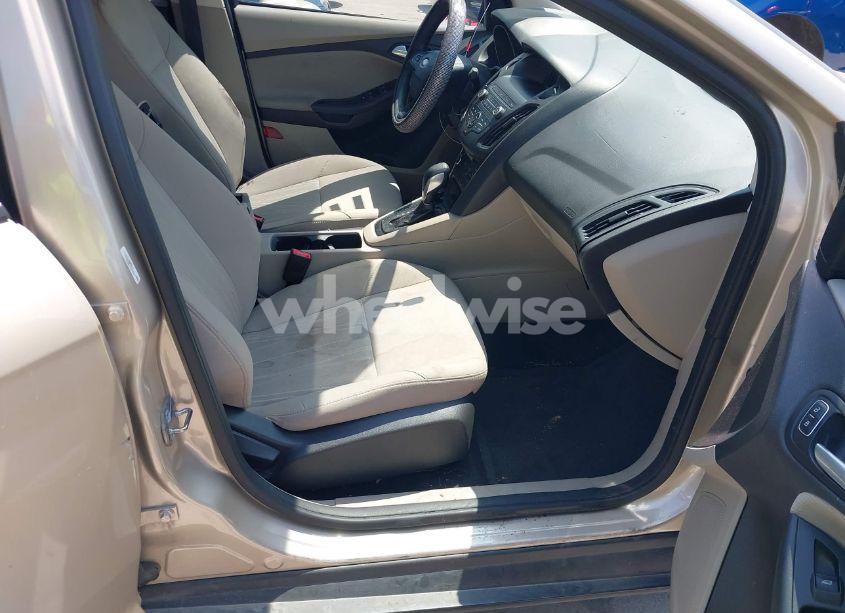 Photo 5 of 2018 Ford Focus SE (VIN 1FADP3F21JL331408)