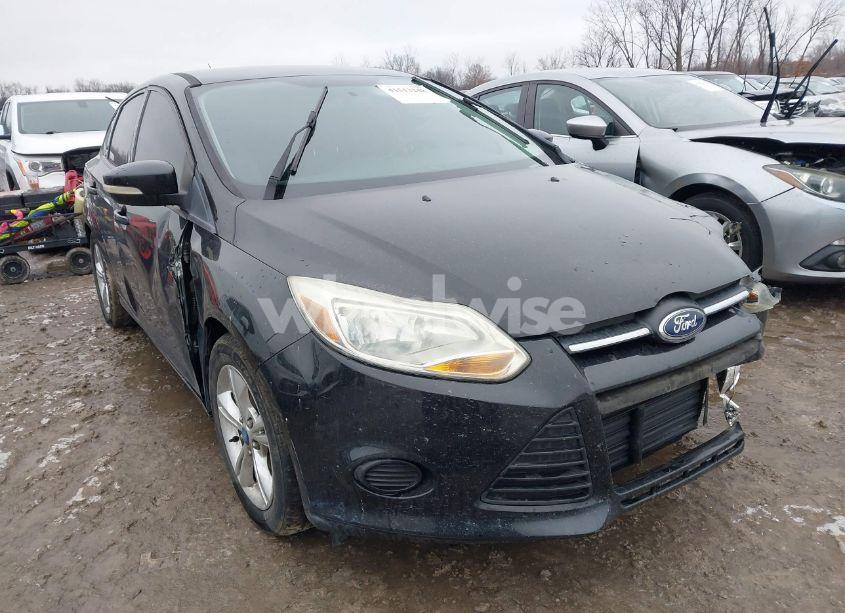 2013 Ford Focus SE (VIN 1FADP3F22DL104331) main photo