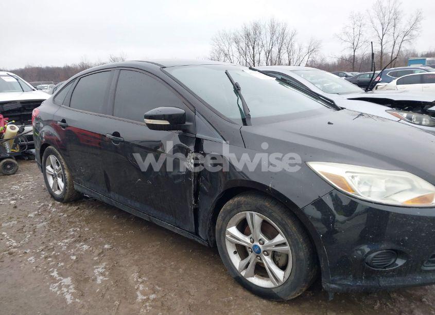 Photo 13 of 2013 Ford Focus SE (VIN 1FADP3F22DL104331)