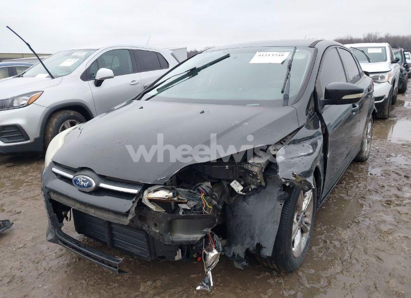 Photo 2 of 2013 Ford Focus SE (VIN 1FADP3F22DL104331)