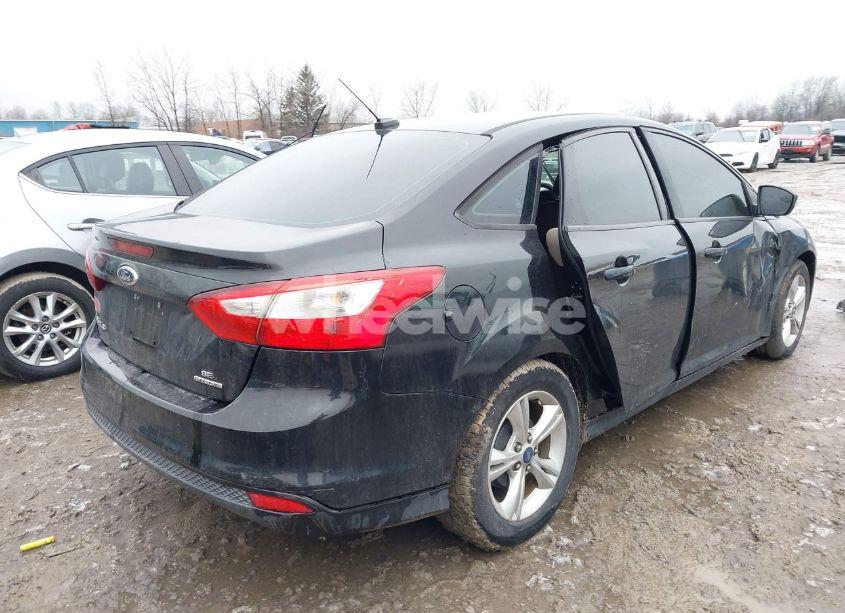 Photo 4 of 2013 Ford Focus SE (VIN 1FADP3F22DL104331)