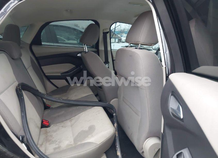 Photo 8 of 2013 Ford Focus SE (VIN 1FADP3F22DL104331)