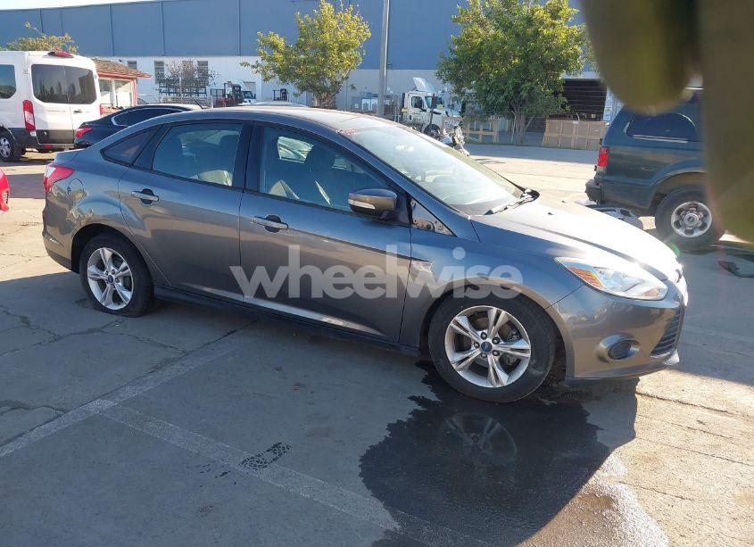 2013 Ford Focus SE (VIN 1FADP3F22DL108119) main photo