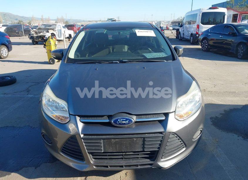 Photo 12 of 2013 Ford Focus SE (VIN 1FADP3F22DL108119)