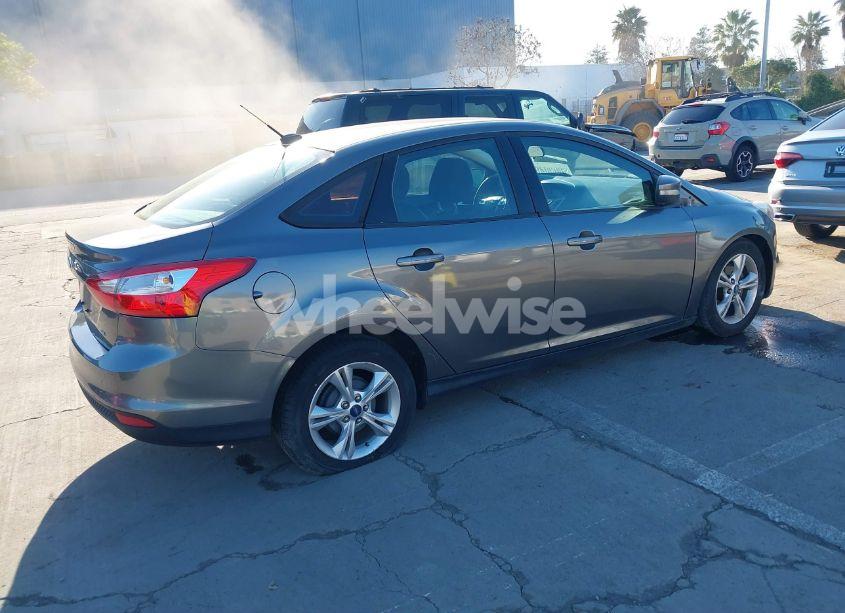 Photo 4 of 2013 Ford Focus SE (VIN 1FADP3F22DL108119)